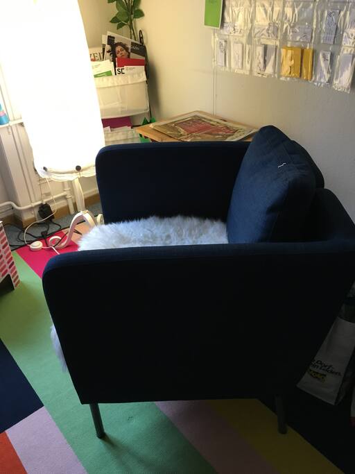 BlueDayChairRight