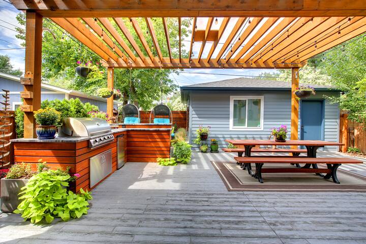 Denver Luxury Modern Whole Home Rental gallery image 4