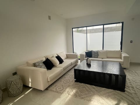 House in a residential area with an excellent location