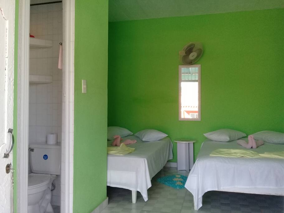 Habitacion y baño independiente