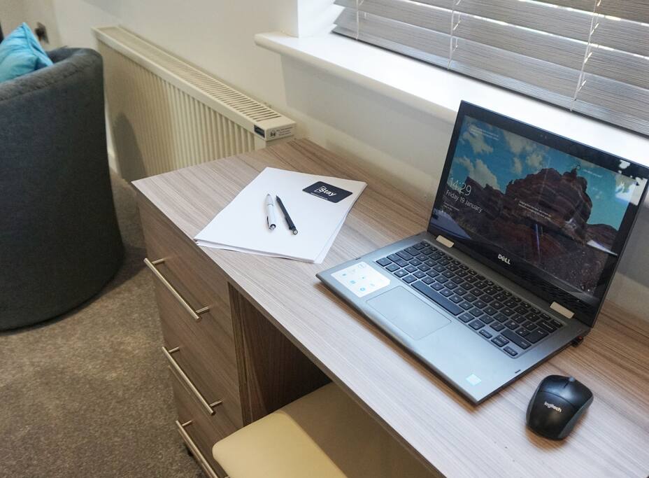 C Rutherford Apartment Work Desk