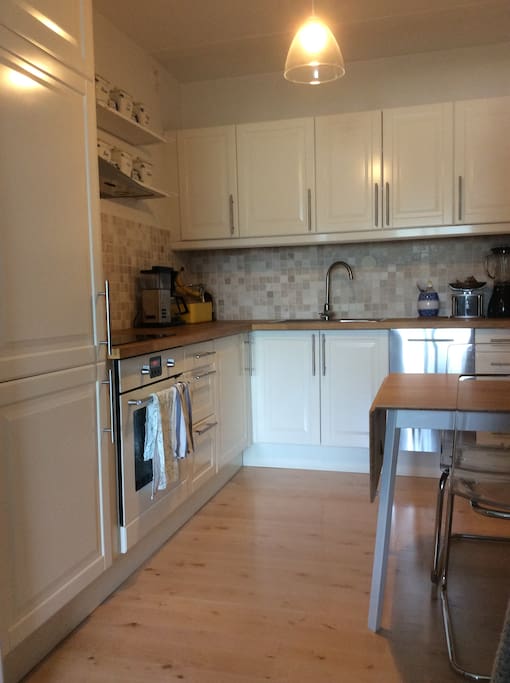 Nice and practical kitchen.