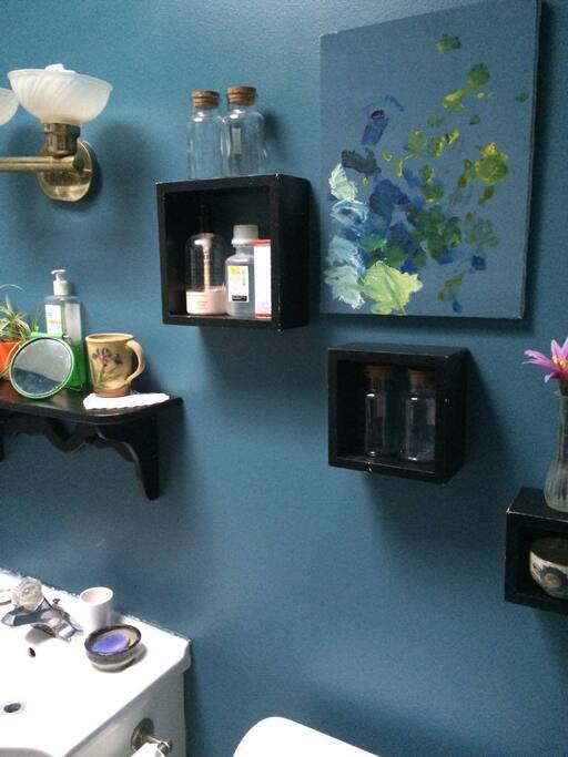 Pretty features in the bathroom