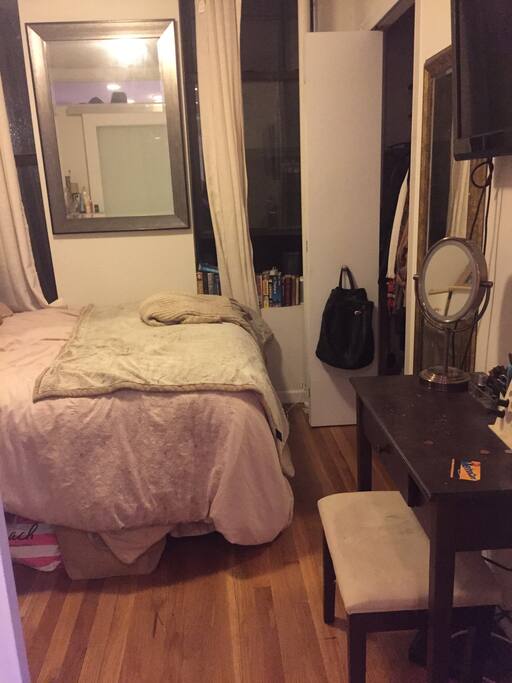 Bedroom- Queen Bed