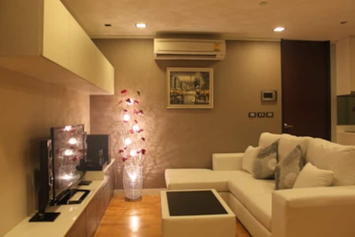 Cozy 1 Br / 2 Minutes From Bts Chongnonsri Station - بانكوك