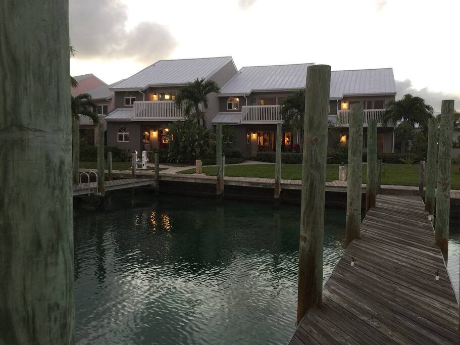 Extra long private docks. Up to 120 ft Yachts..