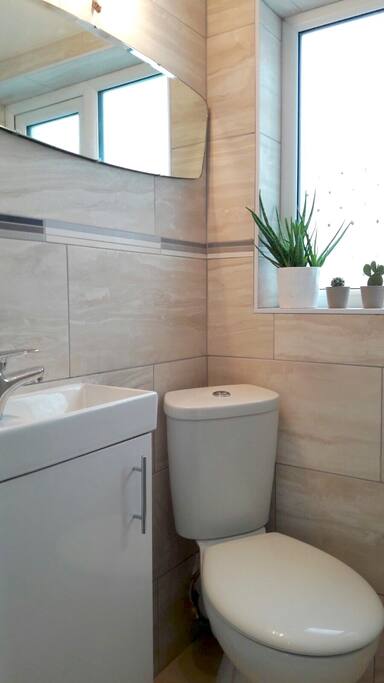 Private en suite W/C & shower