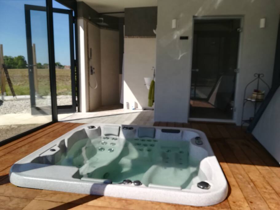 jacuzzi