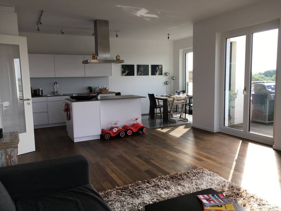 Lounge & Kitchen 1