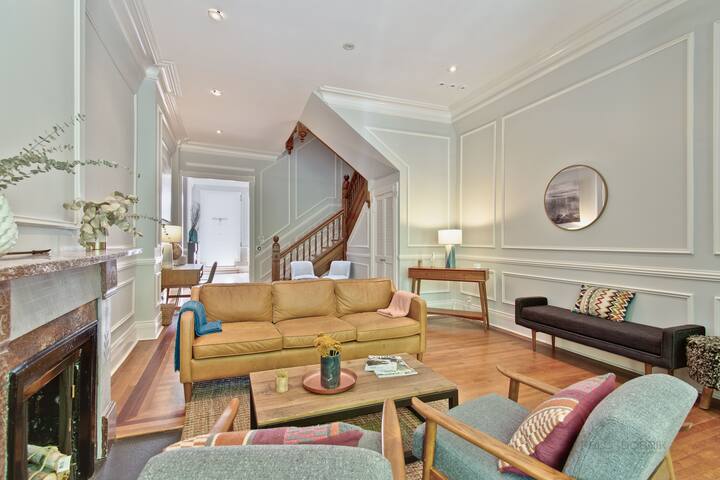 Historic luxury townhouse on Chicago’s Gold Coast gallery image 3