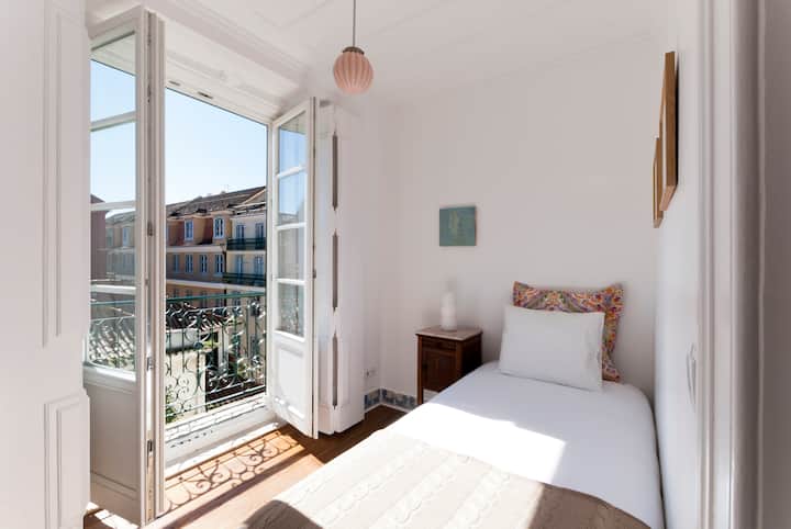 Room 2 - Sunny Single Bedroom