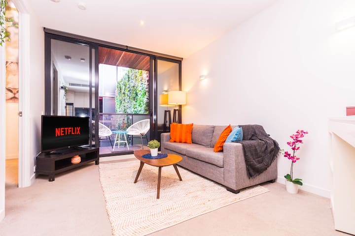 Spacious Flinders Apart With Study Rm Free Netflix Apartments