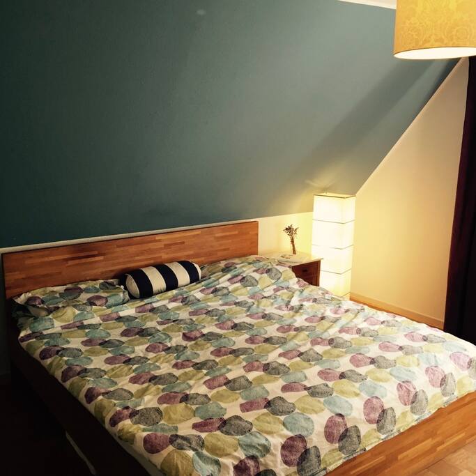 Large kingsize bed for 2 persons