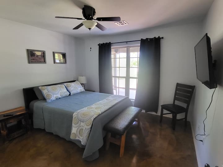 NE camera da letto con nuovo materasso matrimoniale in memory foam e smart tv da 42", tende oscuranti armadio grande