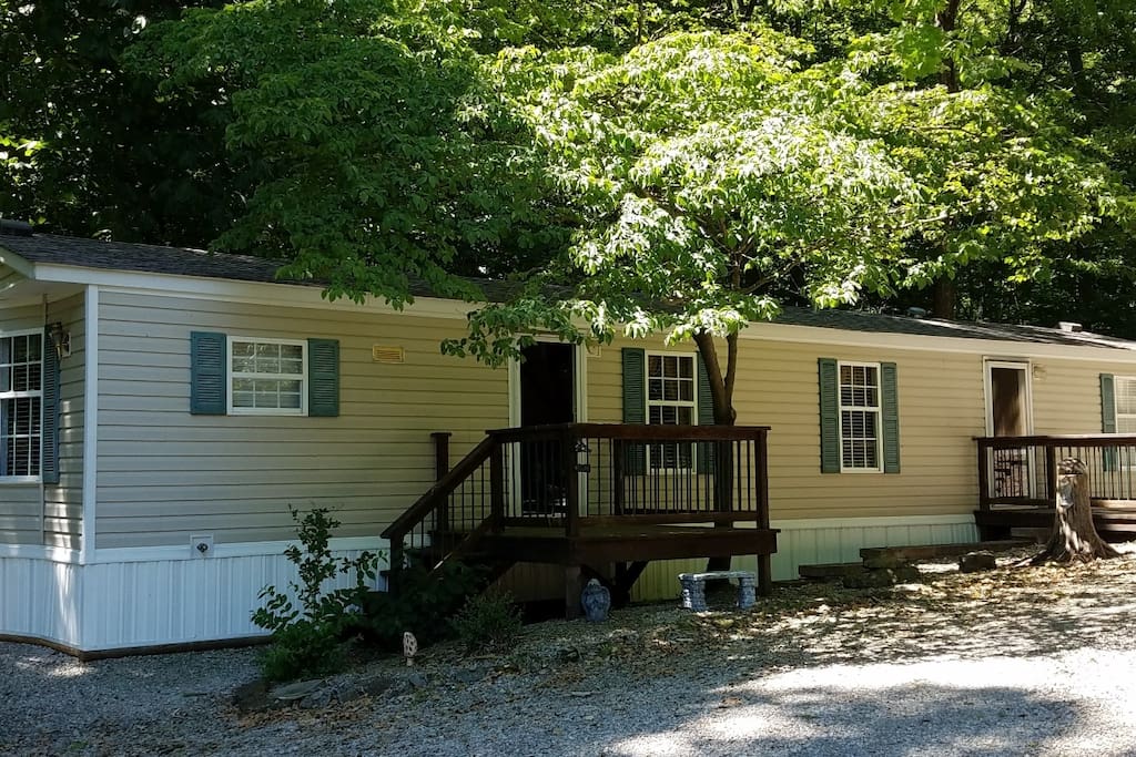 Hazel's House by the Katy Trail Guesthouses for Rent in Marthasville