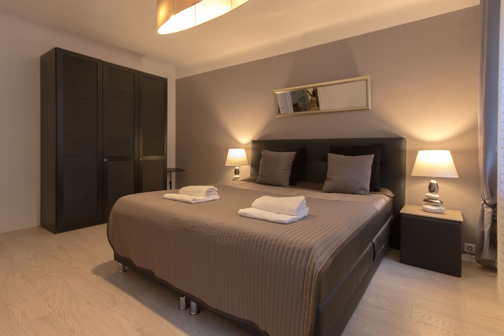 bedroom and