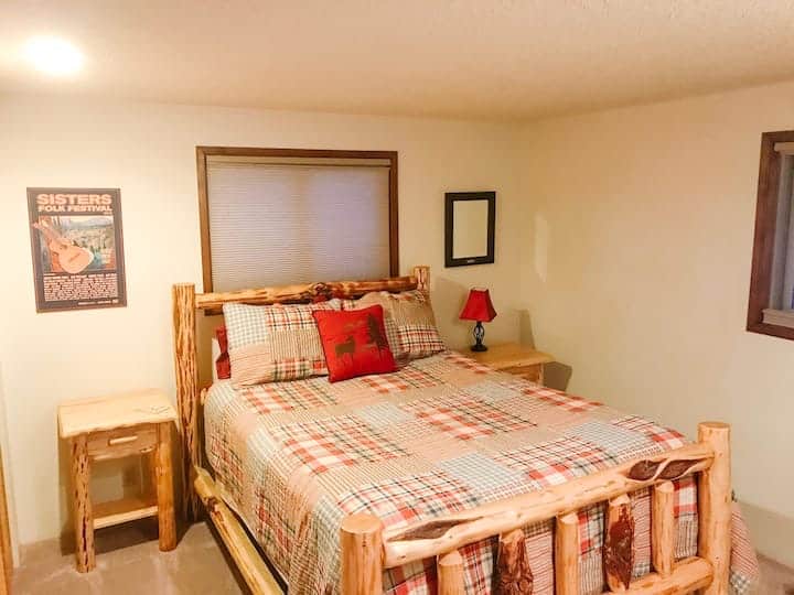 חדר שינה 2 (מיטת קווין סייז) למטה