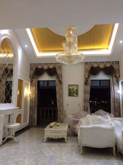 LIVING ROOM OF 1ST FLOOR