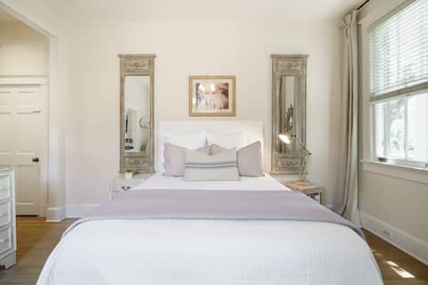 Room in Audubon Park House with Saltwater Pool