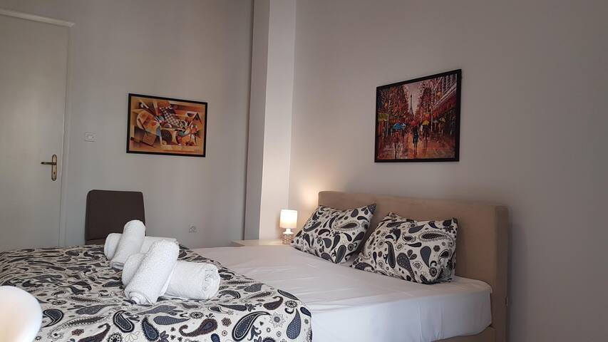 Palette Apartment (Chocolate) – Athens Center gallery image 5