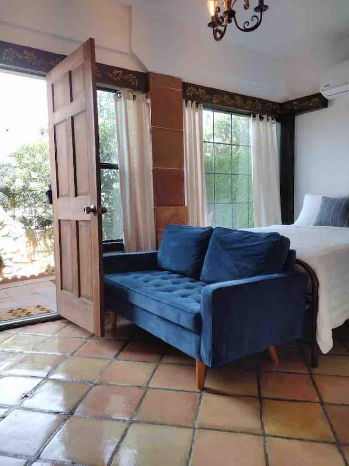 Tranquil Private Apartment/ Home Away From Home - El Paso, TX