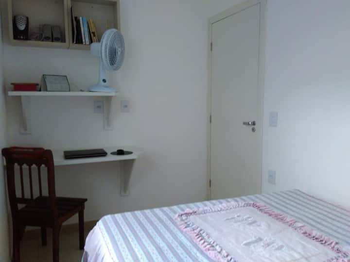 Tuba 3- Kliimaseade, üks kaheinimesevoodi, õpperuum, 2 patja,  1 kaheinimesetekk.