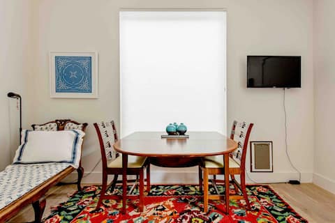 Popular Airbnb listing: Curated Casita in South Central Austin in South Manchaca