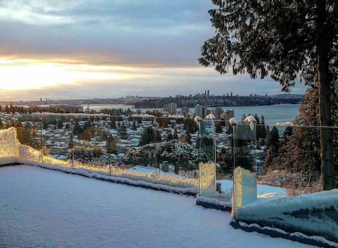 Contemporary Home with Stunning Ocean & City Views