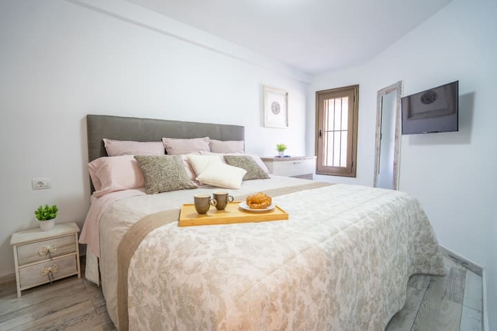 Concetta ,Ke Casetta Tenerife managed Airbnb listing 1