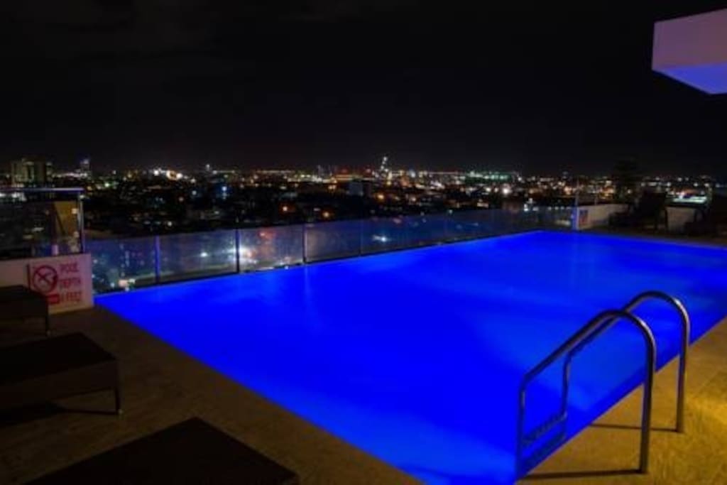 Rooftop Infinity Pool