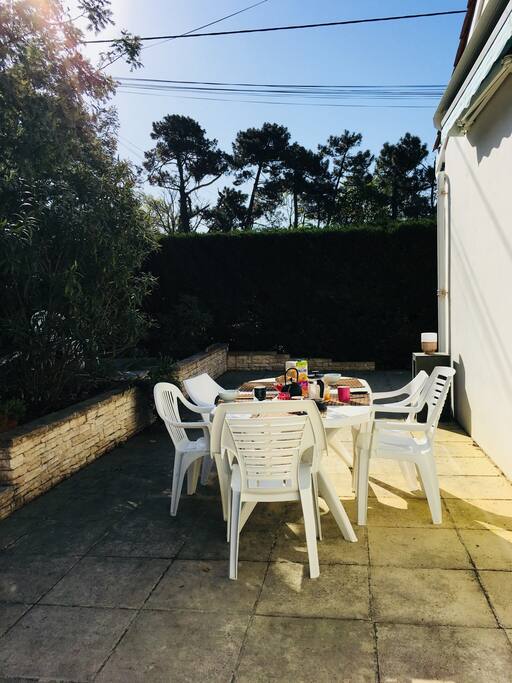 La terrasse est.