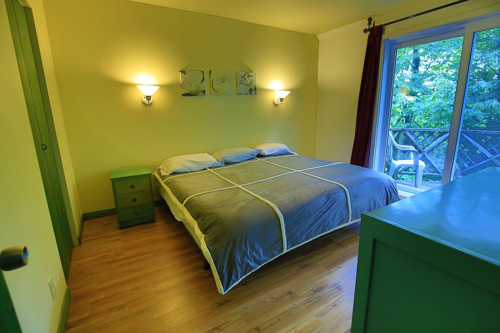 Bedroom 2 (2nd floor right)