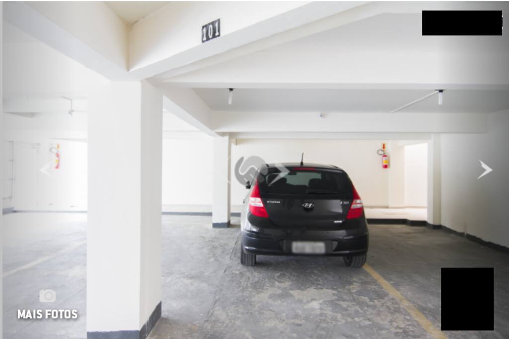 Garagem, cabem dois carros pequenos