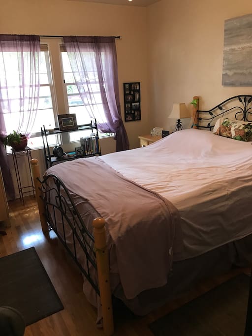 Comfortable Queen bed