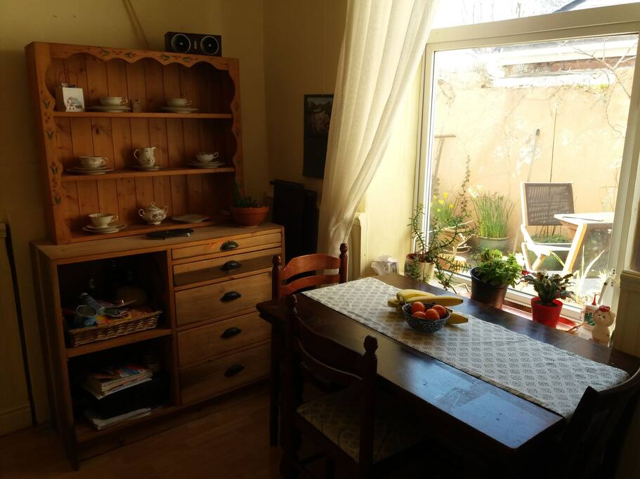 The breakfast room