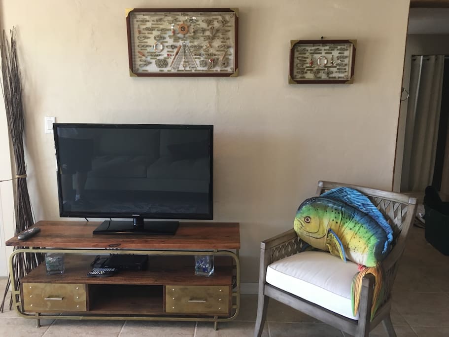 Large flat screen flat tv