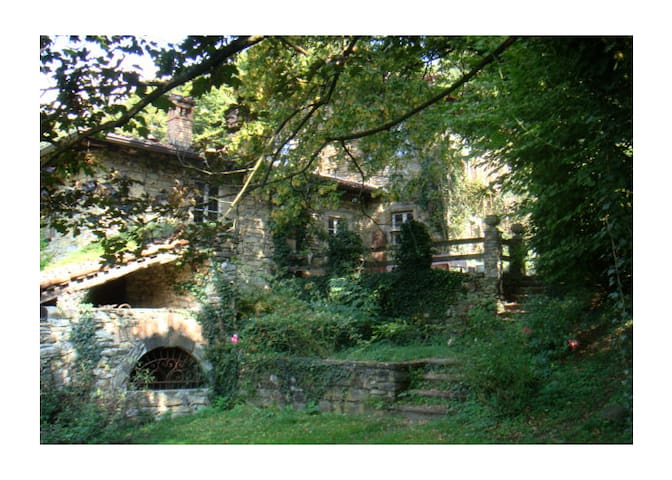 Elegante villa con piscina gallery image 2