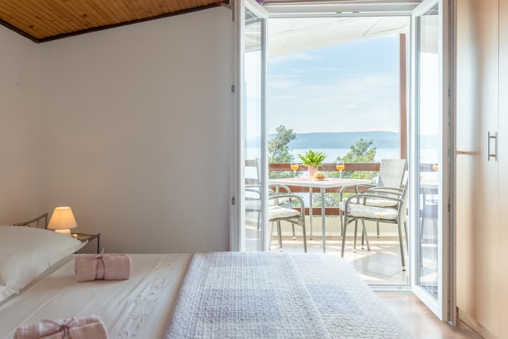 Ondoka kwenye baraza kutoka kwenye chumba cha kulala 2