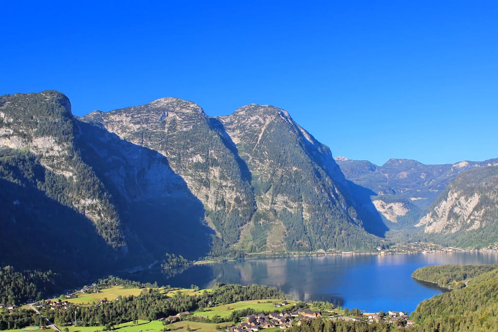 der Hallstätter See in Obertraun : Blick von der Wasserfallwand