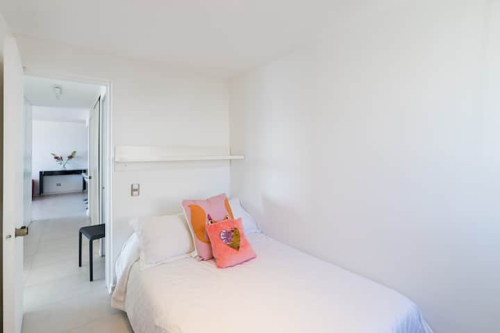 Cama de mas de 1 1/2 shesh