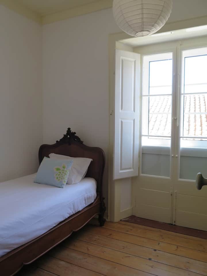 Quarto 3 (1 cama single)