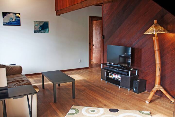 Surfer’s HQ @ Pupukea ** surf is up !!!! 30 day+ gallery image 5