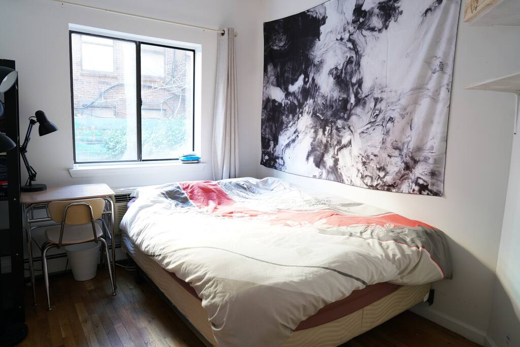 Private Room with Queen Size Bed