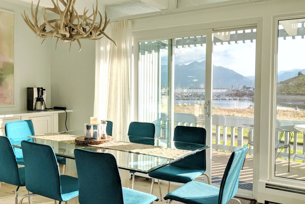Lakefront dining