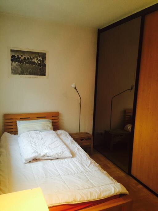 your room with single bed