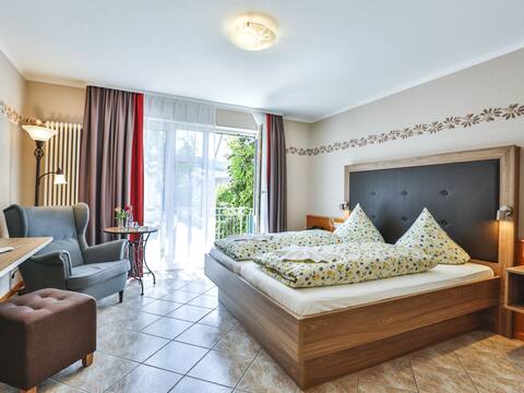 Hotel Restaurant Zum Ochsen, (Schallstadt), double room