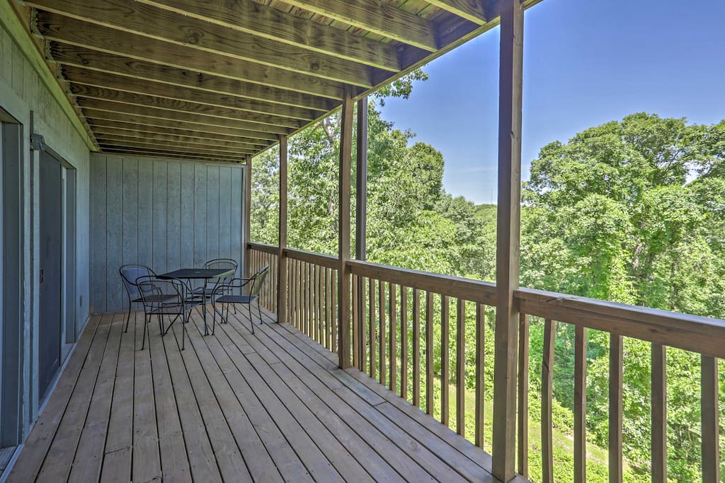 Gather your family for an unforgettable trip to the Ozarks in this 2-bedroom, 2-bathroom Branson West vacation rental condo.