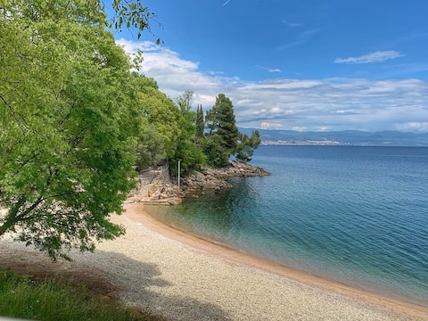 Top Airbnb: PEACEFUL APARTMENT IN LOVRAN *NEAR CENTER BEACH* in Dobreć