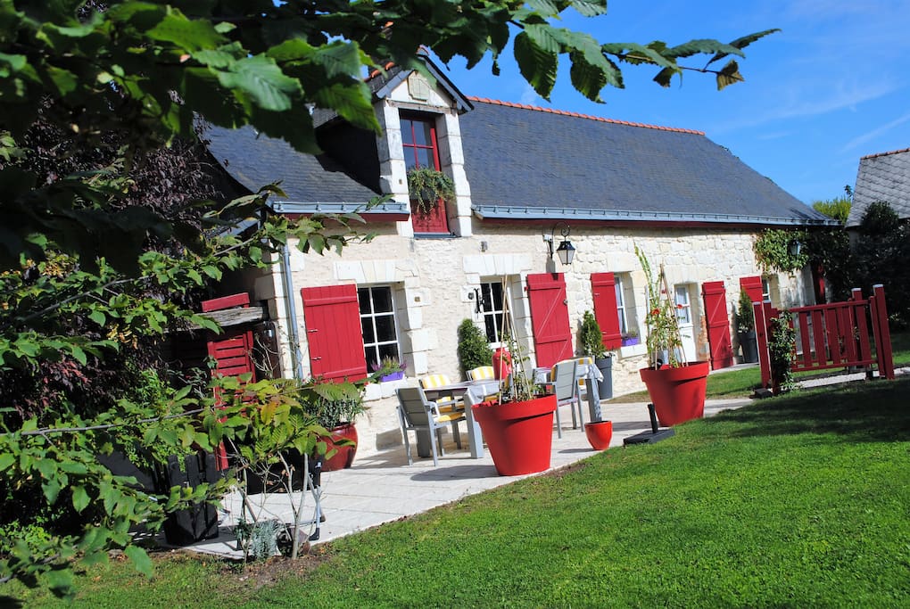 LONGERE MAISON DU VILLAGE EN CAMPAGNE
