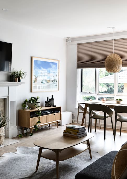 Dining/ Lounging area